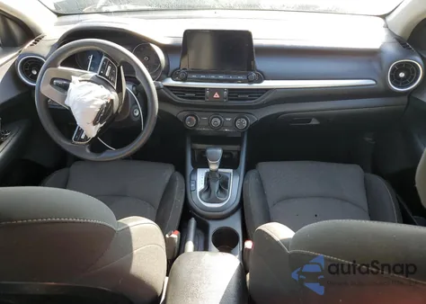 2024 Kia Forte Lx z USA, uszkodzony, nr VIN 3KPF24AD0RE765467